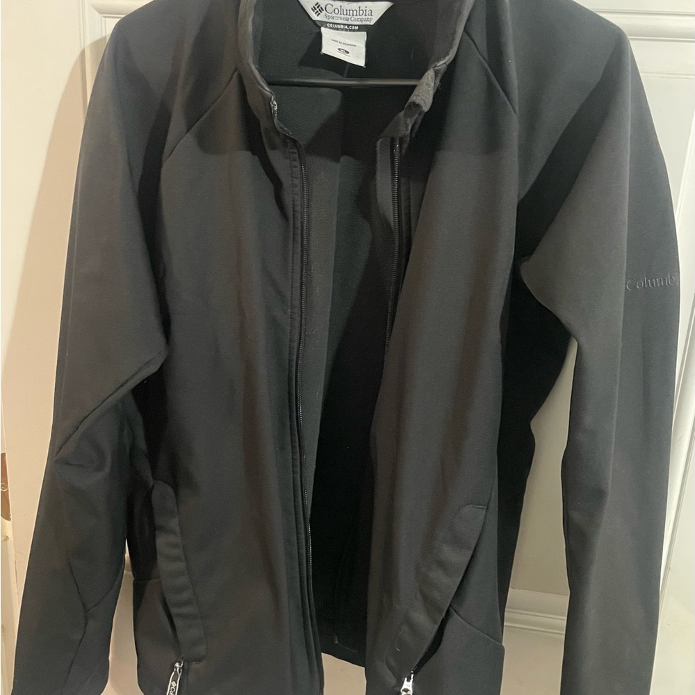 Columbia Men's Black Lightweight Softshell Jacket